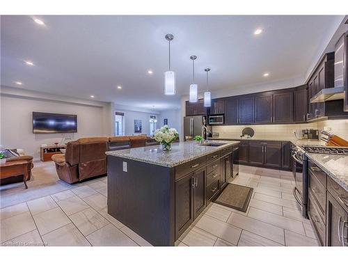 209 Woodway Trail, Simcoe, ON - Indoor Photo Showing Kitchen With Upgraded Kitchen