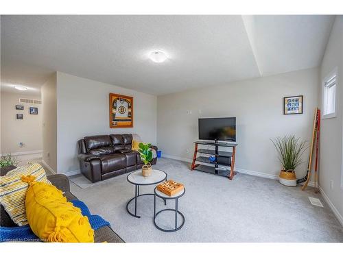 209 Woodway Trail, Simcoe, ON - Indoor Photo Showing Living Room