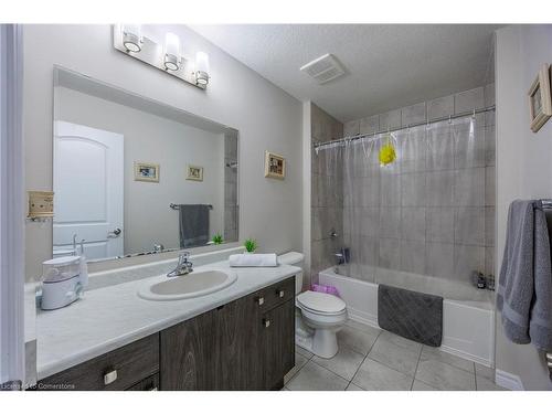 209 Woodway Trail, Simcoe, ON - Indoor Photo Showing Bathroom