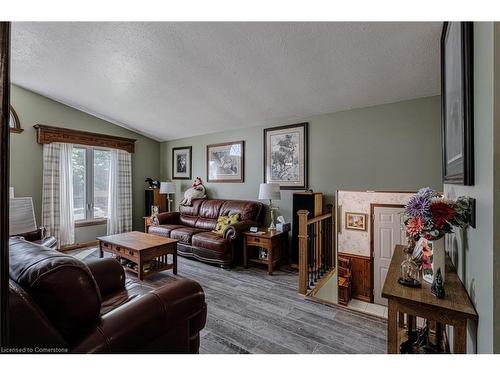 23 Mergl Drive, Port Dover, ON - Indoor Photo Showing Living Room