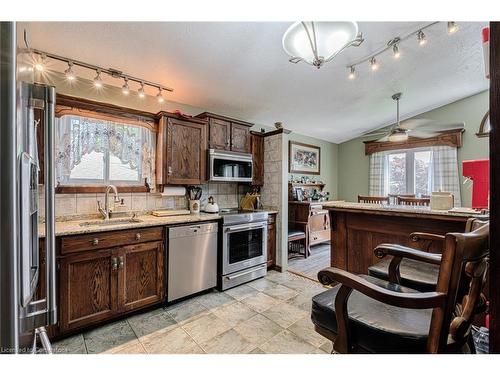 23 Mergl Drive, Port Dover, ON - Indoor Photo Showing Kitchen