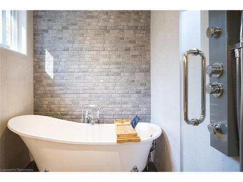 156 St. Johns Road West, Simcoe, ON - Indoor Photo Showing Bathroom