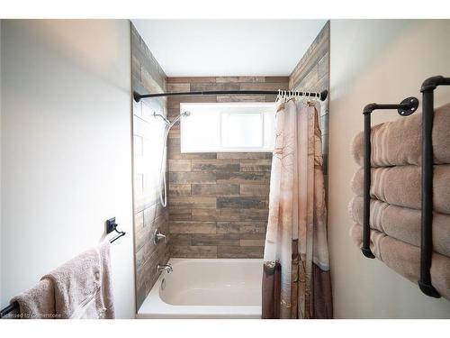 156 St. Johns Road West, Simcoe, ON - Indoor Photo Showing Bathroom