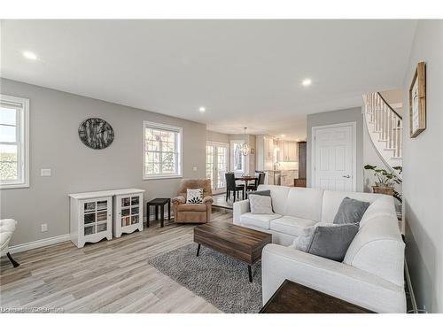 883 Lynedoch Road, Simcoe, ON - Indoor Photo Showing Living Room