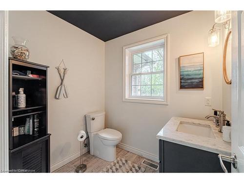 883 Lynedoch Road, Simcoe, ON - Indoor Photo Showing Bathroom