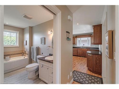 883 Lynedoch Road, Simcoe, ON - Indoor Photo Showing Bathroom