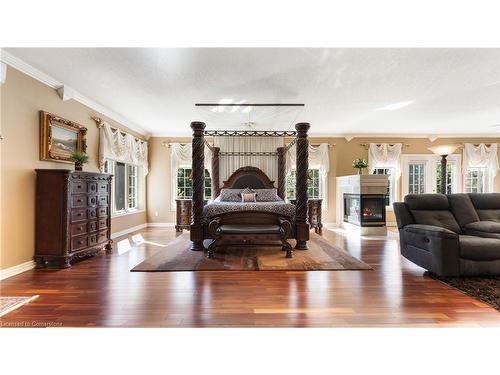 224 Hillcrest Road, Simcoe, ON - Indoor Photo Showing Living Room With Fireplace