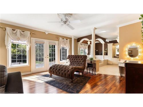 224 Hillcrest Road, Simcoe, ON - Indoor Photo Showing Living Room