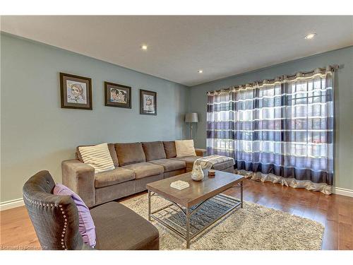 138 Lynndale Road, Simcoe, ON - Indoor Photo Showing Living Room