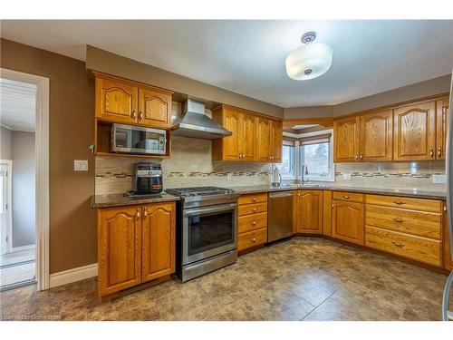 42 Wolven Street, Port Rowan, ON - Indoor Photo Showing Kitchen