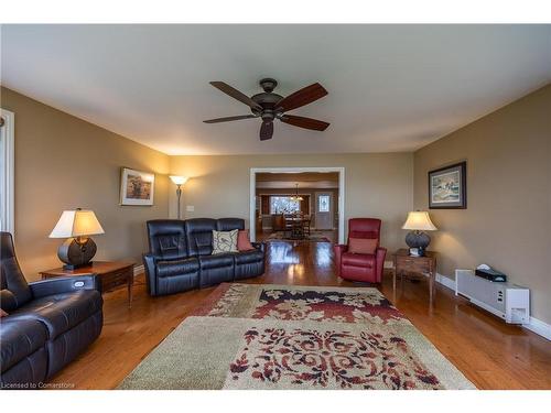 42 Wolven Street, Port Rowan, ON - Indoor Photo Showing Living Room