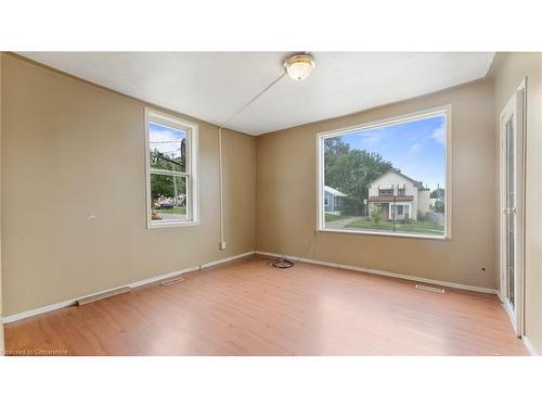 212 Grove Street, Simcoe, ON - Indoor Photo Showing Other Room