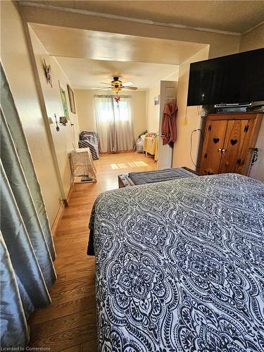 7 Chestnut Street, Port Rowan, ON - Indoor Photo Showing Bedroom