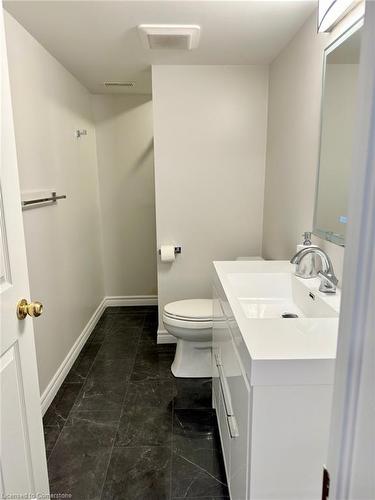 271 College St W, Waterford, ON - Indoor Photo Showing Bathroom