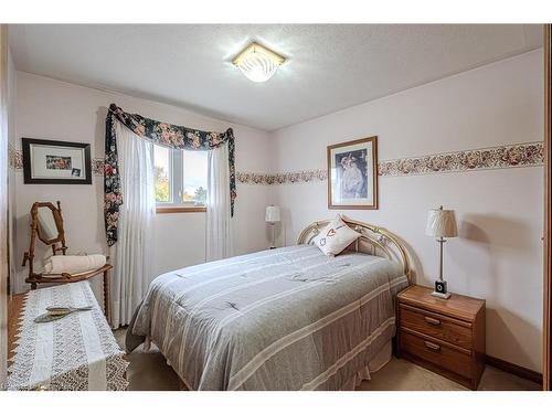 2 Angle Street, Simcoe, ON - Indoor Photo Showing Bedroom