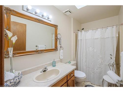 2 Angle Street, Simcoe, ON - Indoor Photo Showing Bathroom