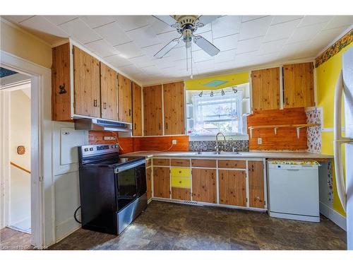 805 Main St, Port Dover, ON - Indoor Photo Showing Kitchen With Double Sink