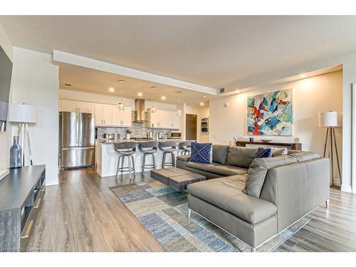 14-38 Harbour Street Street, Port Dover, ON - Indoor Photo Showing Living Room