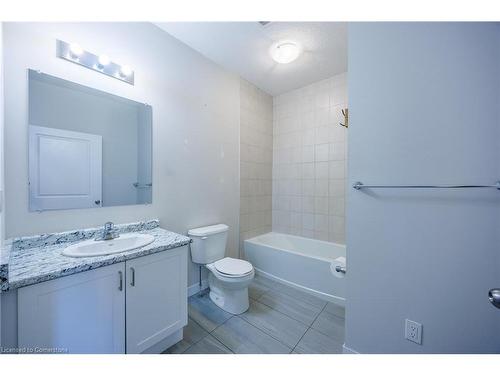 8 Brookfield Lane, Simcoe, ON - Indoor Photo Showing Bathroom