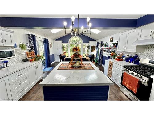 30 Woodfield Avenue, Townsend, ON - Indoor Photo Showing Kitchen With Upgraded Kitchen