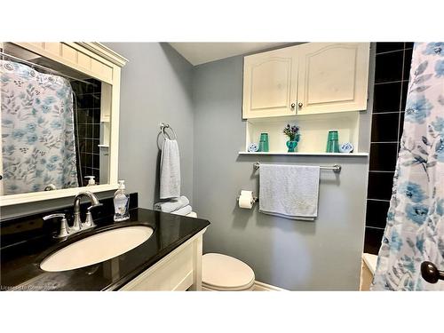 30 Woodfield Avenue, Townsend, ON - Indoor Photo Showing Bathroom