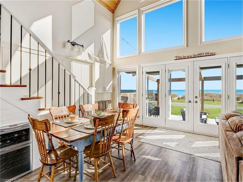 31 Ordnance Avenue, Turkey Point, ON - Indoor Photo Showing Dining Room