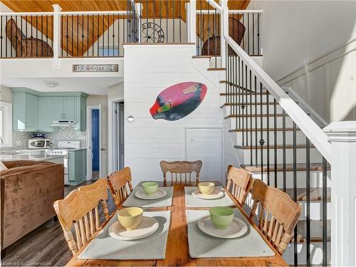 31 Ordnance Avenue, Turkey Point, ON - Indoor Photo Showing Dining Room