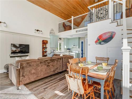 31 Ordnance Avenue, Turkey Point, ON - Indoor Photo Showing Dining Room