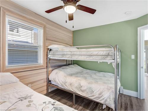 31 Ordnance Avenue, Turkey Point, ON - Indoor Photo Showing Bedroom