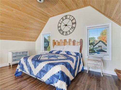 31 Ordnance Avenue, Turkey Point, ON - Indoor Photo Showing Bedroom