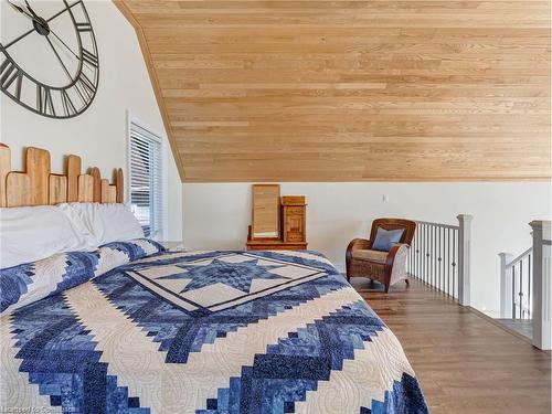 31 Ordnance Avenue, Turkey Point, ON - Indoor Photo Showing Bedroom