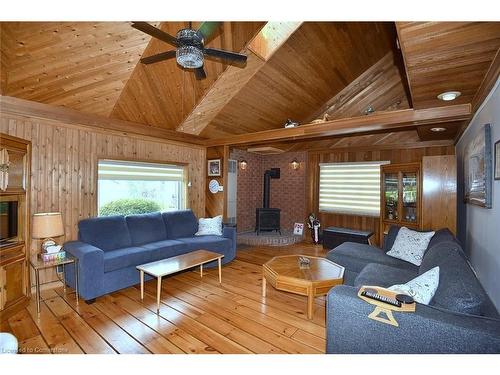 24 Winger Bay Lane, Selkirk, ON - Indoor Photo Showing Living Room