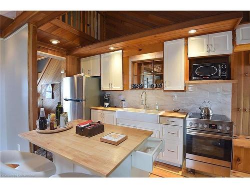 24 Winger Bay Lane, Selkirk, ON - Indoor Photo Showing Kitchen