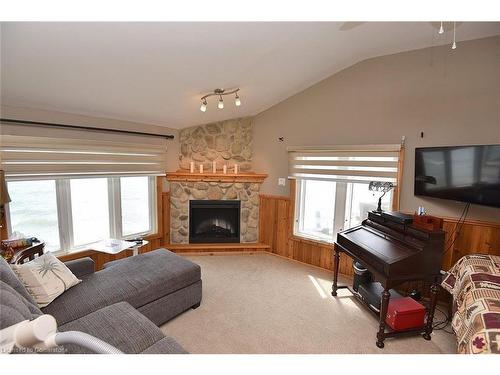 24 Winger Bay Lane, Selkirk, ON - Indoor Photo Showing Living Room With Fireplace