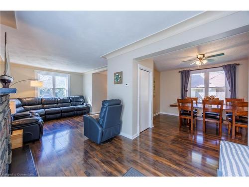 10 First Ave, Port Dover, ON - Indoor Photo Showing Living Room