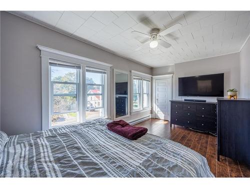 10 First Ave, Port Dover, ON - Indoor Photo Showing Bedroom