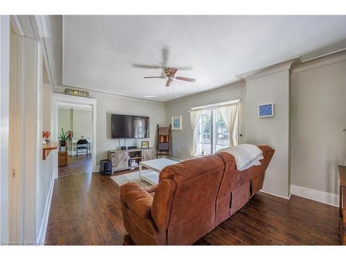 10 First Ave, Port Dover, ON - Indoor Photo Showing Living Room