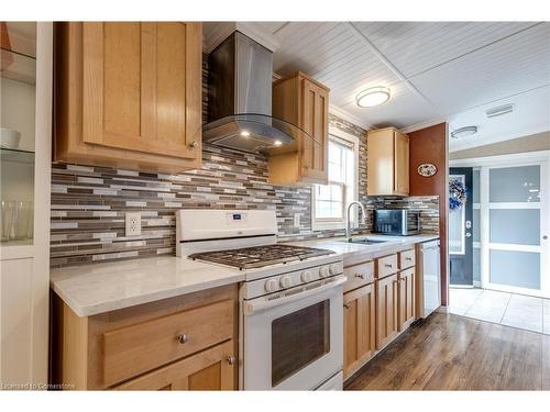 4 Marsh Cove, Nanticoke, ON - Indoor Photo Showing Kitchen