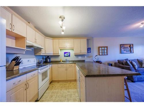 407-12 St. Andrew Street, Port Dover, ON - Indoor Photo Showing Kitchen