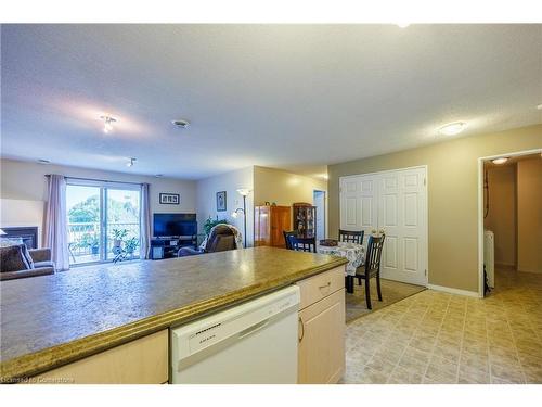 407-12 St. Andrew Street, Port Dover, ON - Indoor Photo Showing Kitchen