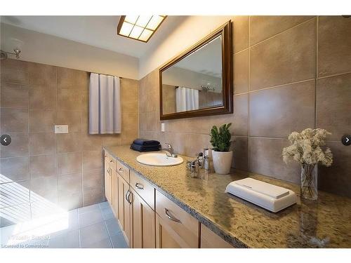 308 2Nd Concession Road, Tillsonburg, ON - Indoor Photo Showing Bathroom