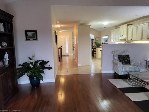 39 Driftwood Drive, Simcoe, ON - Indoor Photo Showing Living Room