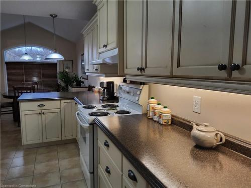 39 Driftwood Drive, Simcoe, ON - Indoor Photo Showing Kitchen