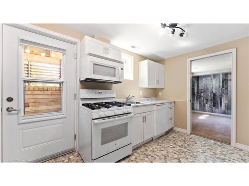 25 Stephens Court, Simcoe, ON - Indoor Photo Showing Kitchen