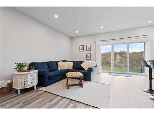 605-361 Quarter Town Line, Tillsonburg, ON - Indoor Photo Showing Living Room