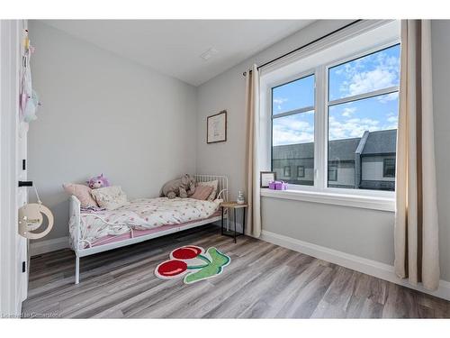 605-361 Quarter Town Line, Tillsonburg, ON - Indoor Photo Showing Bedroom