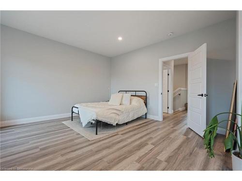 605-361 Quarter Town Line, Tillsonburg, ON - Indoor Photo Showing Bedroom