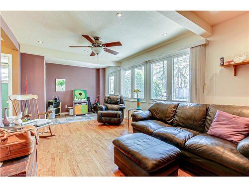 88 Woodstock Avenue, Long Point, ON - Indoor Photo Showing Living Room