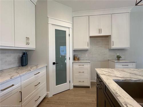 19 Mckeen Street, Jarvis, ON - Indoor Photo Showing Kitchen With Upgraded Kitchen