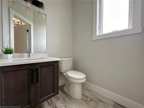 19 Mckeen Street, Jarvis, ON - Indoor Photo Showing Bathroom